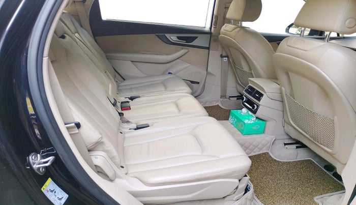 2018 Audi Q7 45 TDI QUATTRO PREMIUM PLUS, Diesel, Automatic, 1,44,698 km, interior