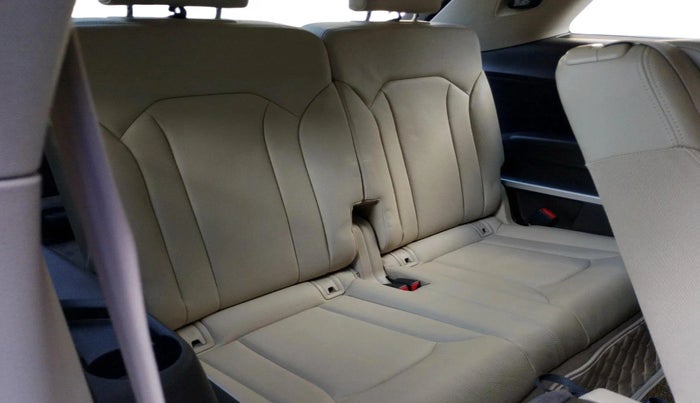 2018 Audi Q7 45 TDI QUATTRO PREMIUM PLUS, Diesel, Automatic, 1,44,698 km, interior