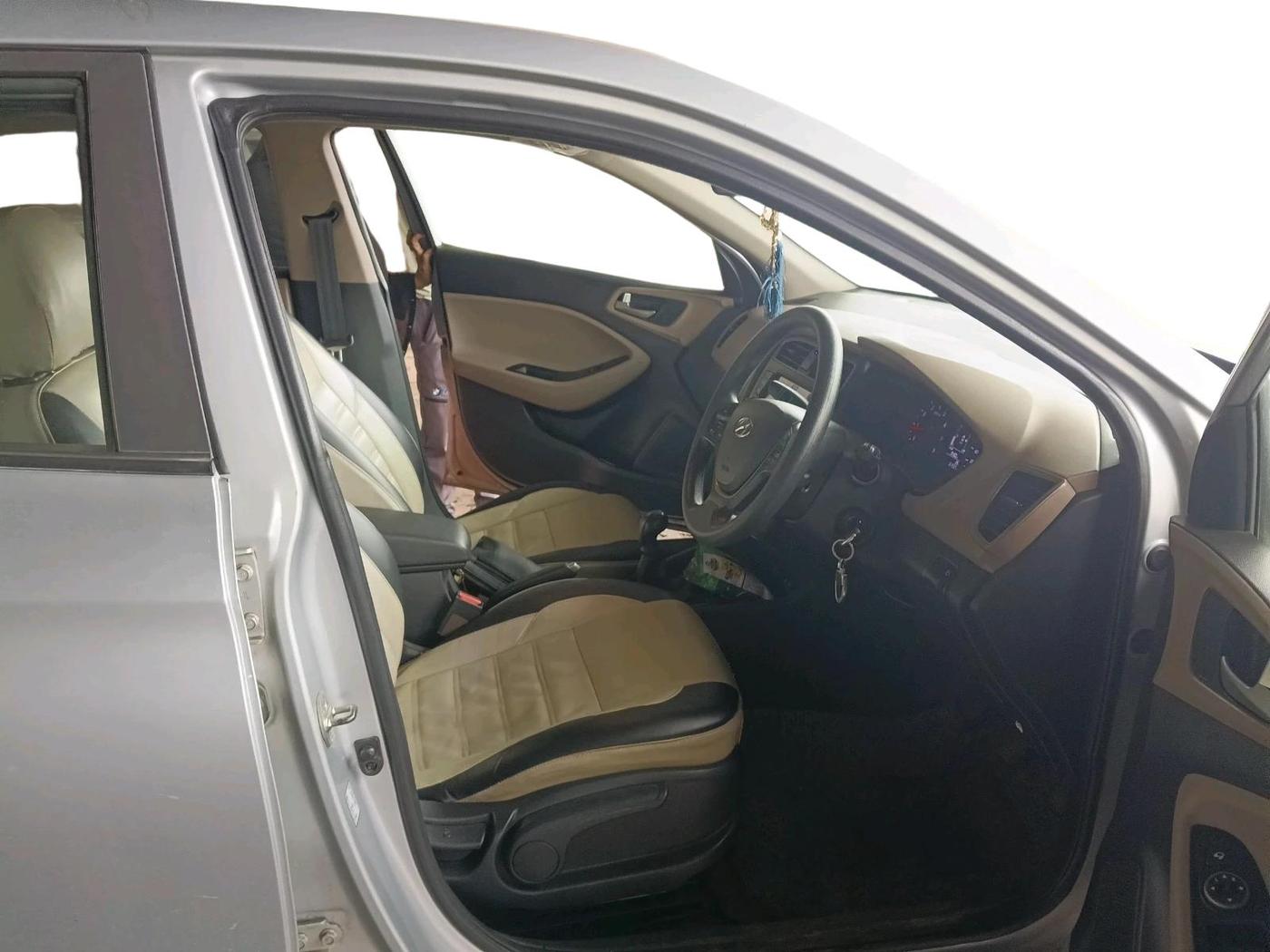 2019 Hyundai Elite i20 SPORTZ PLUS 1.2, Petrol, Manual, 81,937 km, interior