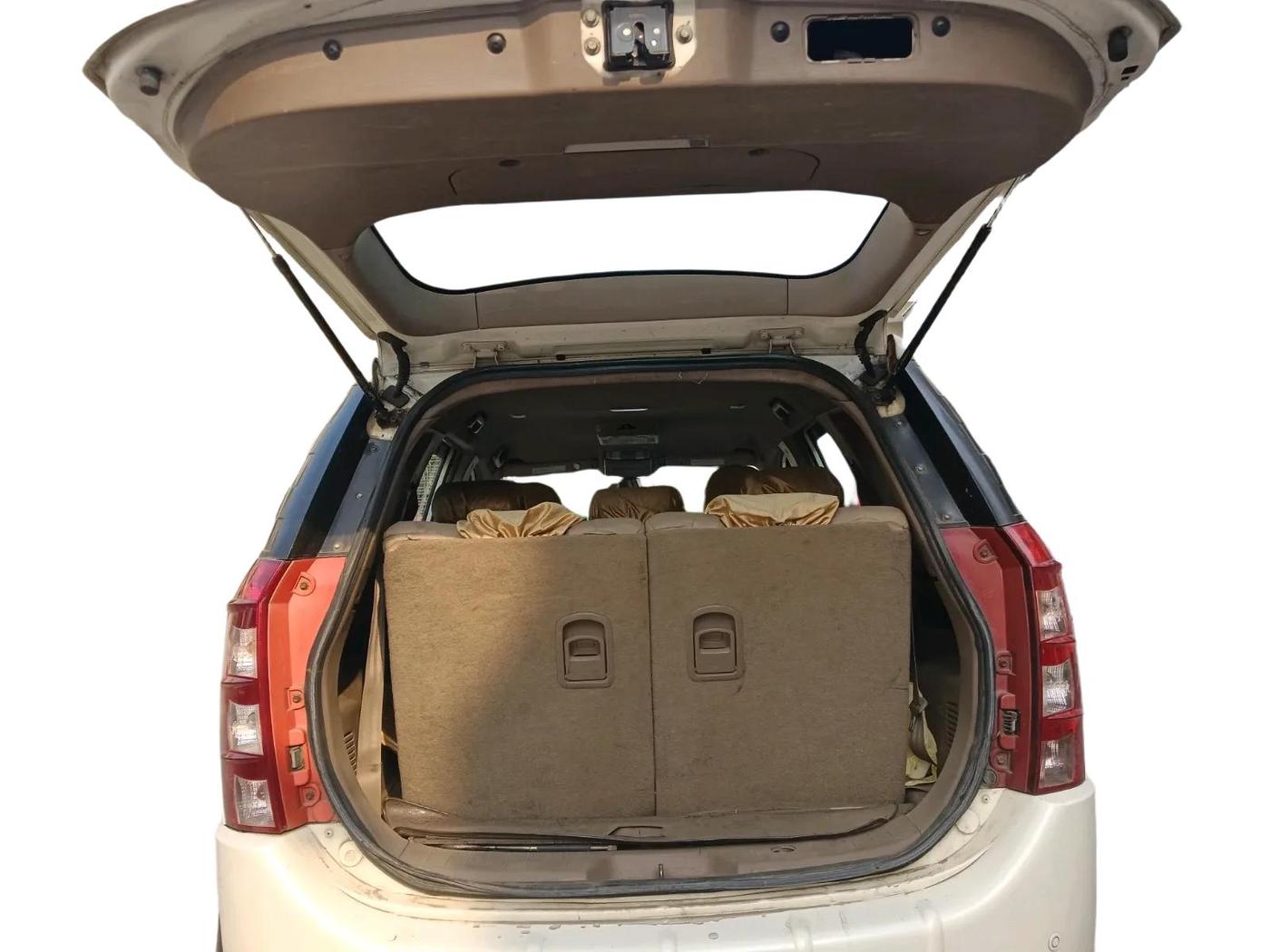 2012 Mahindra XUV500 W8, Diesel, Manual, 1,91,811 km, exterior