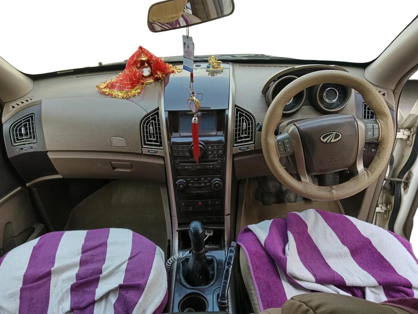 2012 Mahindra XUV500 W8, Diesel, Manual, 1,91,811 km, interior