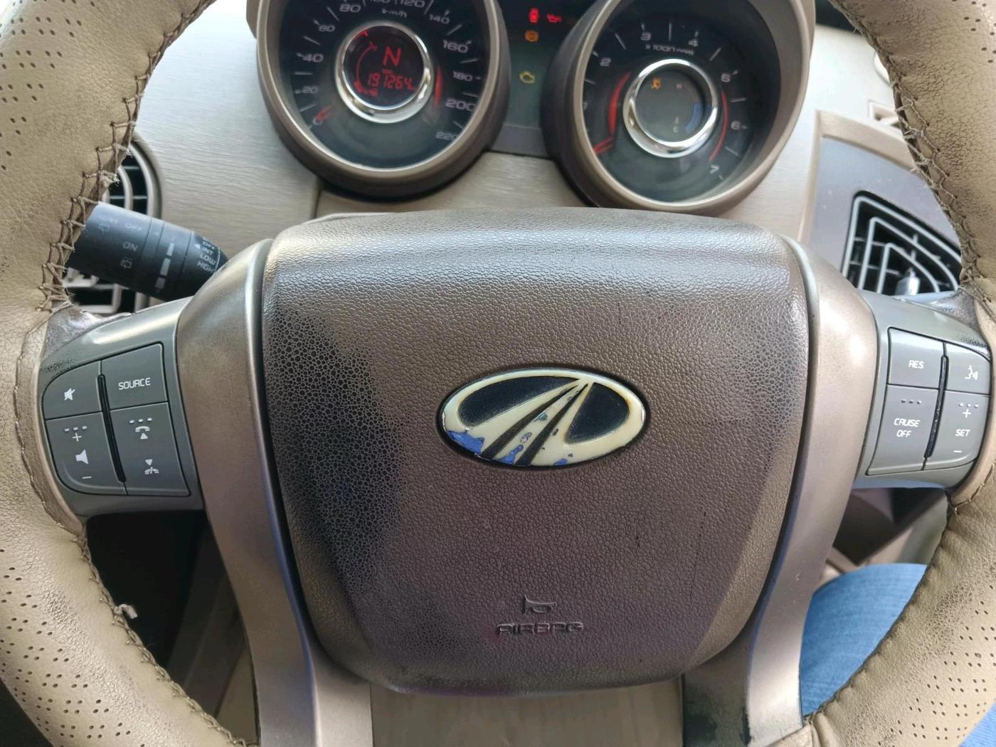 2012 Mahindra XUV500 W8, Diesel, Manual, 1,91,811 km, interior