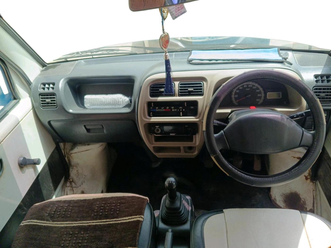 2012 Maruti Eeco 7 STR, CNG, Manual, 2,71,643 km, interior