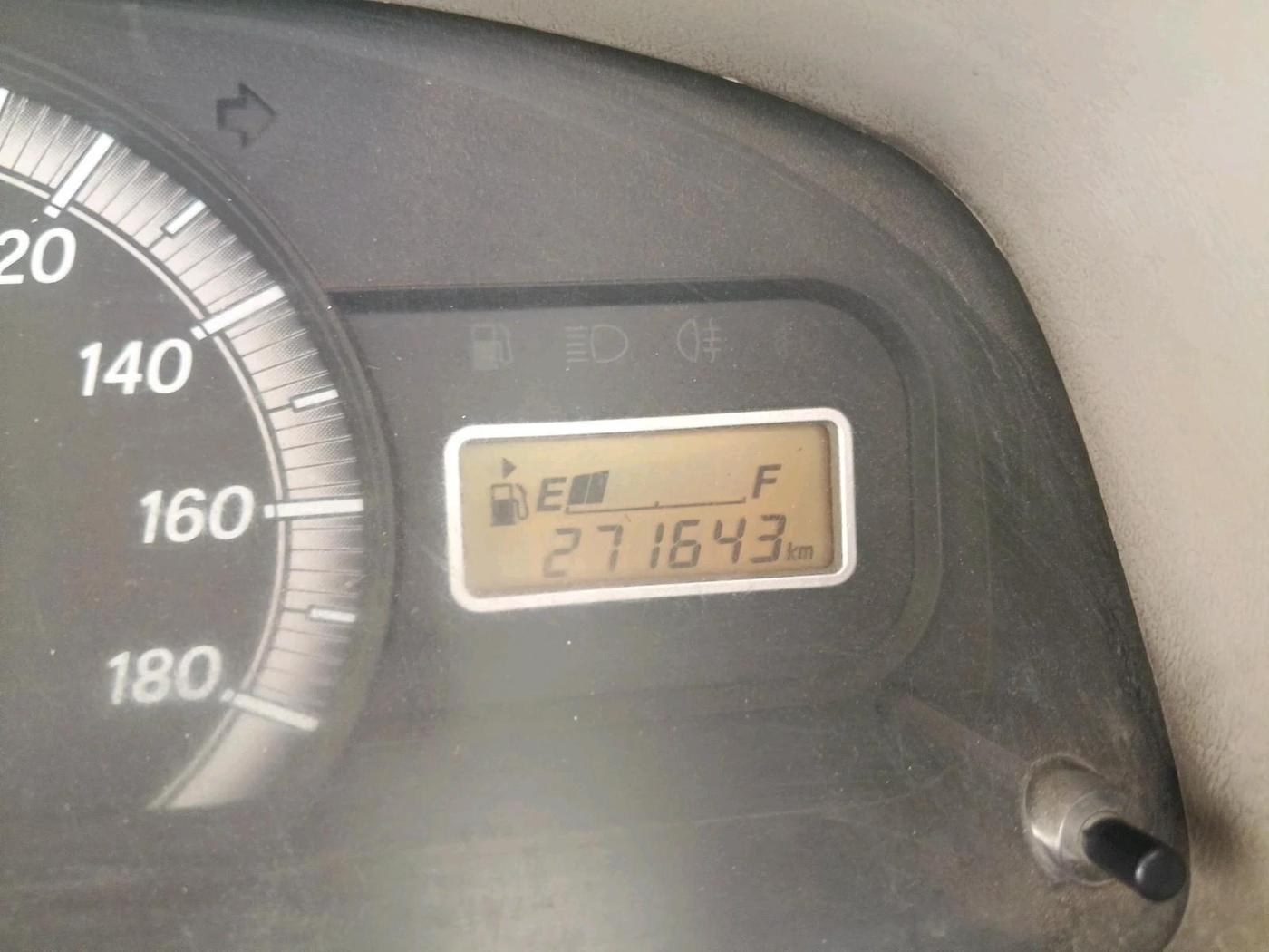 2012 Maruti Eeco 7 STR, CNG, Manual, 2,71,643 km, interior