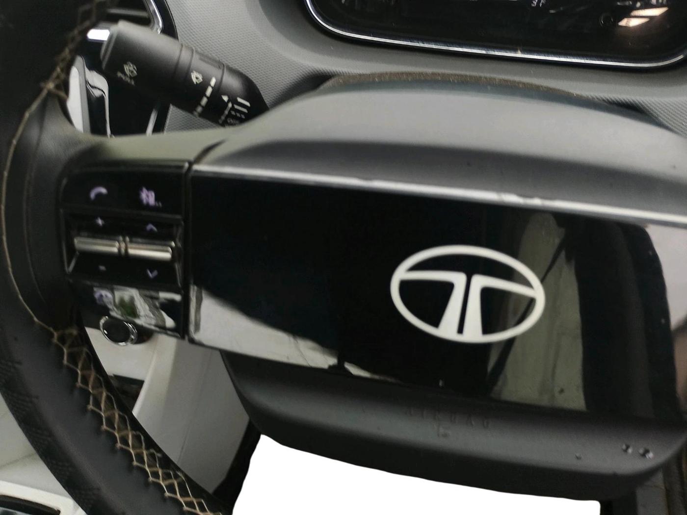 2025 Tata Tiago XTA CNG , CNG, Automatic, 18,811 km, interior