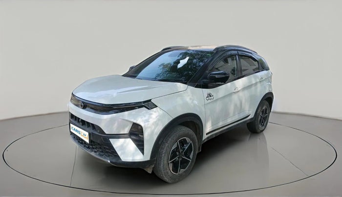 2023 Tata NEXON FEARLESS + SUNROOF AMT DUAL TONE 1.5 DIESEL, Diesel, Automatic, 86,000 km, exterior