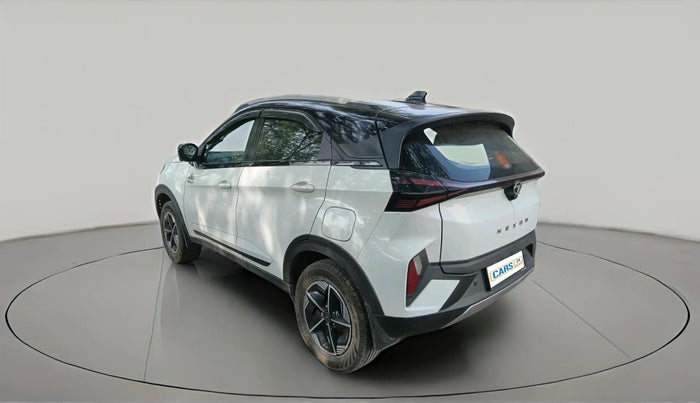 2023 Tata NEXON FEARLESS + SUNROOF AMT DUAL TONE 1.5 DIESEL, Diesel, Automatic, 86,000 km, exterior