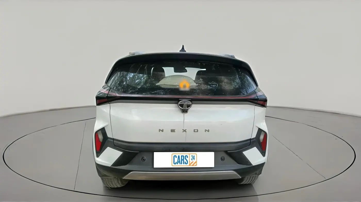 2023 Tata NEXON FEARLESS + SUNROOF AMT DUAL TONE 1.5 DIESEL, Diesel, Automatic, 86,000 km, exterior