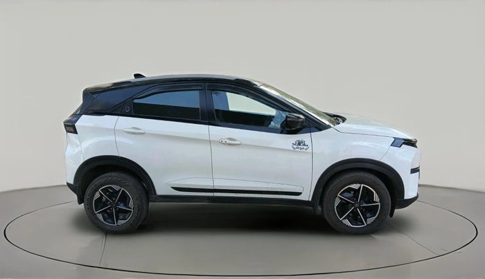 2023 Tata NEXON FEARLESS + SUNROOF AMT DUAL TONE 1.5 DIESEL, Diesel, Automatic, 86,000 km, exterior