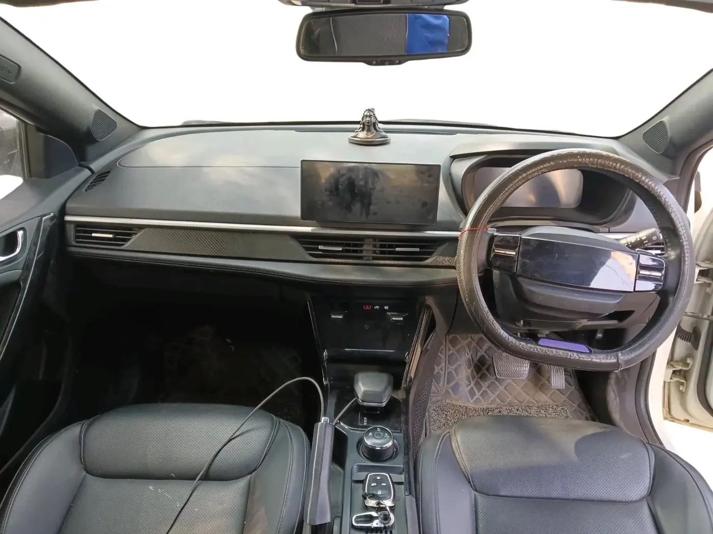 2023 Tata NEXON FEARLESS + SUNROOF AMT DUAL TONE 1.5 DIESEL, Diesel, Automatic, 86,000 km, interior