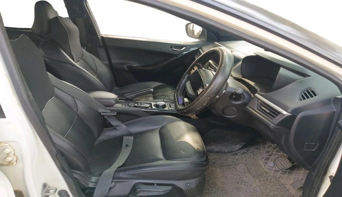 2023 Tata NEXON FEARLESS + SUNROOF AMT DUAL TONE 1.5 DIESEL, Diesel, Automatic, 86,000 km, interior