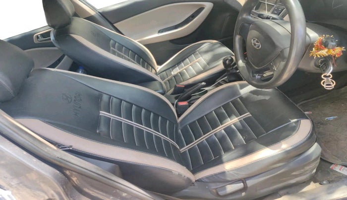 2017 Hyundai Elite i20 MAGNA 1.2, CNG, Manual, 1,06,930 km, interior