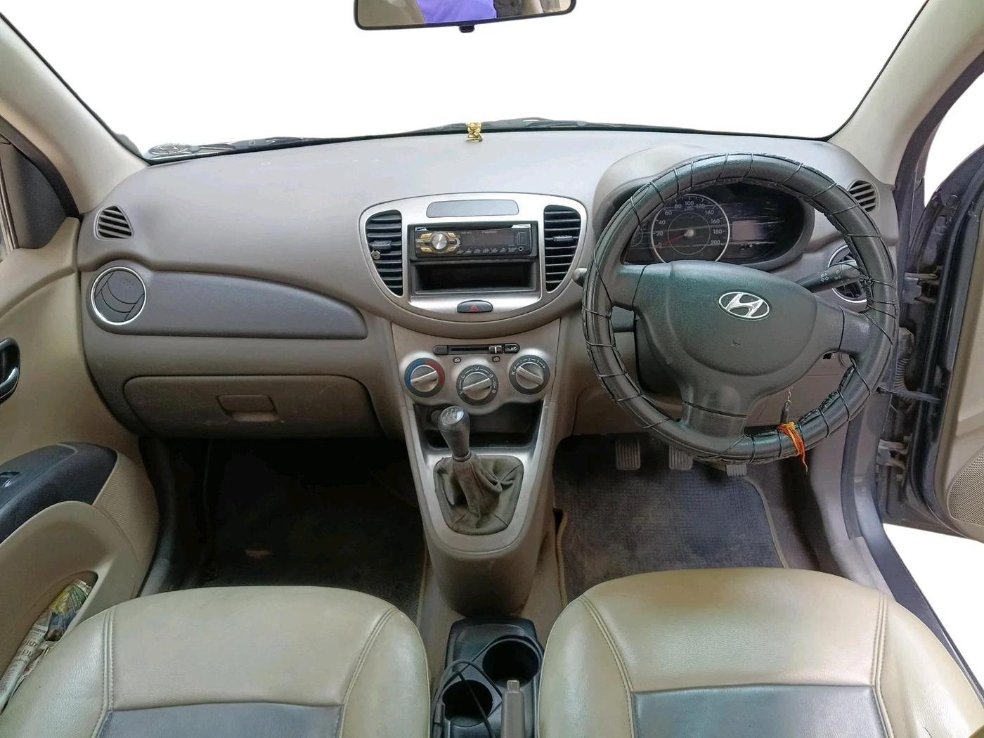 2011 Hyundai i10 MAGNA 1.2, Petrol, Manual, 40,557 km, interior