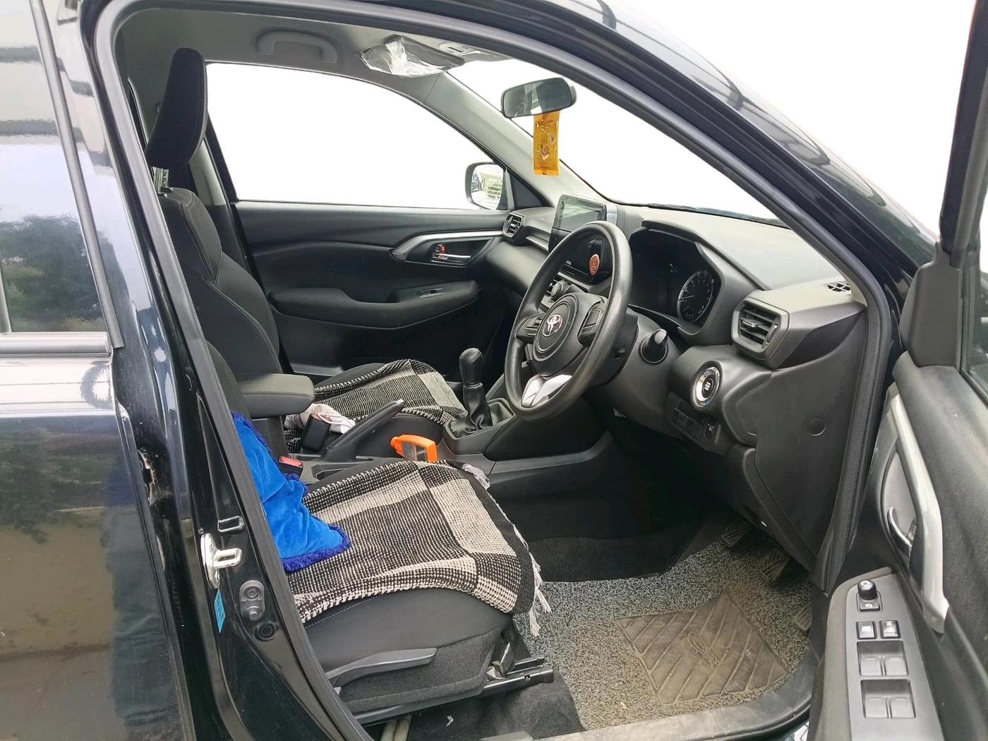 2023 Toyota URBAN CRUISER HYRYDER E NEO DRIVE, Petrol, Manual, 16,084 km, interior