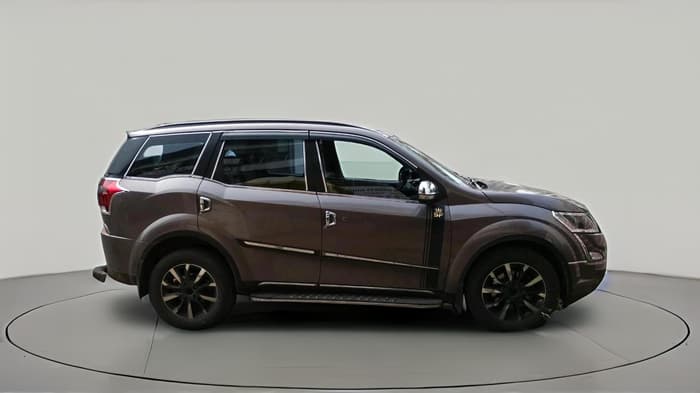 2018 Mahindra XUV500 W11 AT, Diesel, Automatic, 1,26,469 km, exterior
