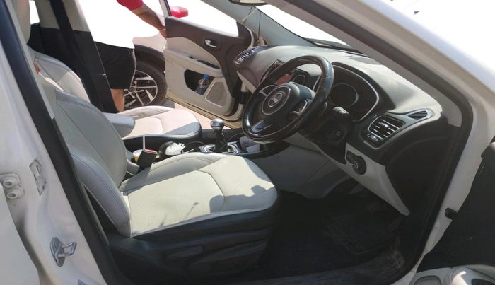 2017 Jeep Compass LIMITED 2.0 DIESEL, Diesel, Manual, 1,35,606 km, interior