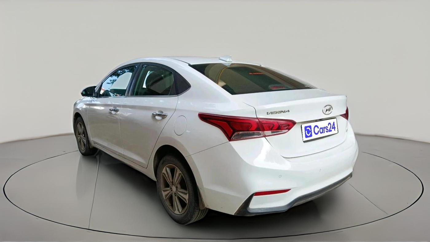 2017 Hyundai Verna 1.6 VTVT SX O, Petrol, Manual, 79,973 km, exterior