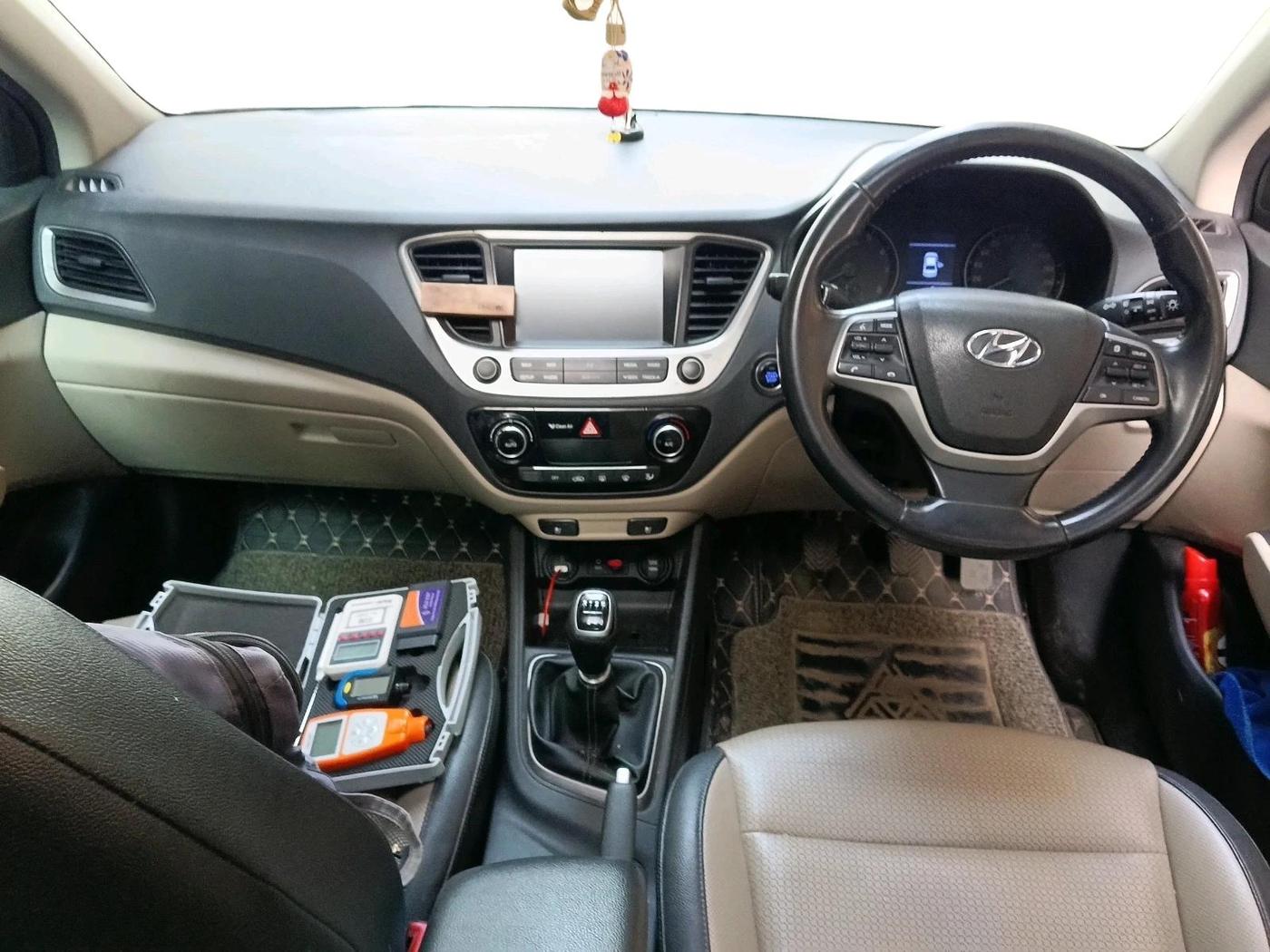 2017 Hyundai Verna 1.6 VTVT SX O, Petrol, Manual, 79,973 km, interior
