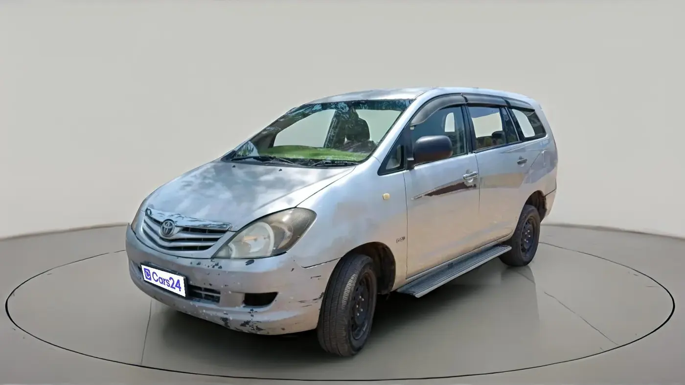 2006 Toyota Innova E 2.5, Diesel, Manual, 1,63,789 km, exterior