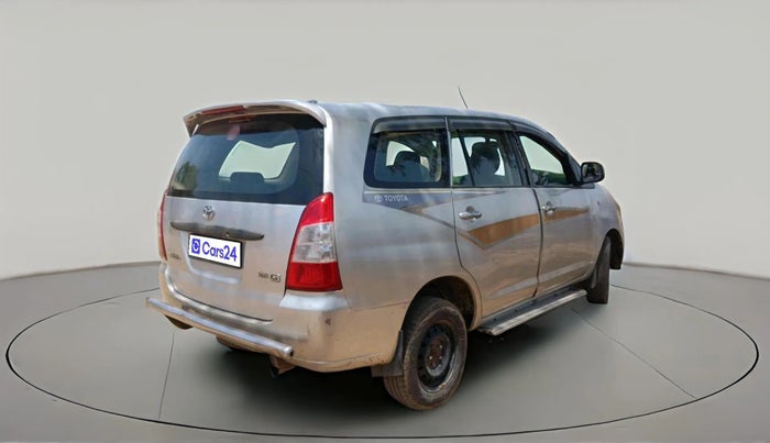 2006 Toyota Innova E 2.5, Diesel, Manual, 1,63,789 km, exterior