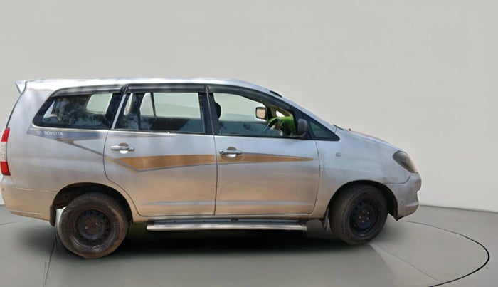 2006 Toyota Innova E 2.5, Diesel, Manual, 1,63,789 km, exterior