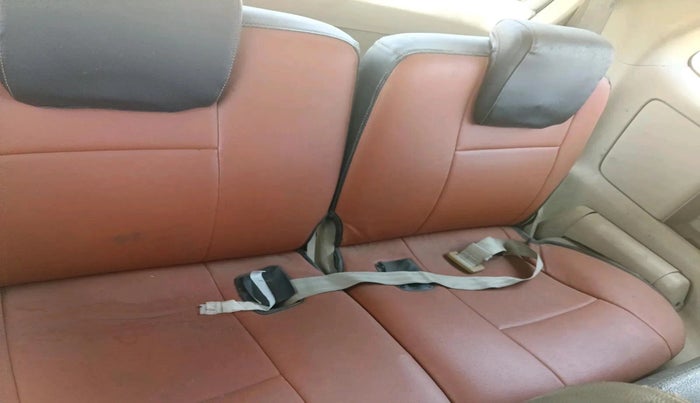 2006 Toyota Innova E 2.5, Diesel, Manual, 1,63,789 km, interior