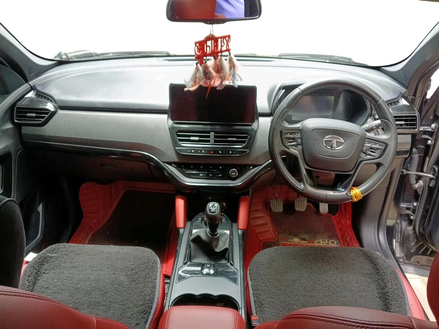 2023 Tata Safari XZ PLUS 2.0L RED DARK EDITION 7 STR MT, Diesel, Manual, 61,220 km, interior