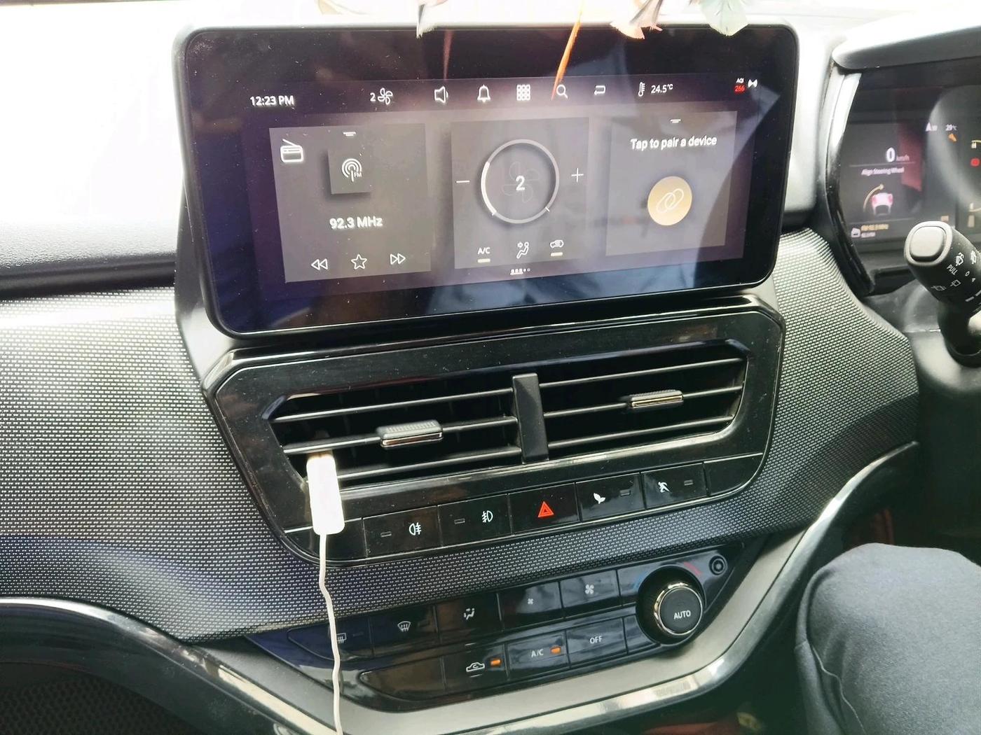 2023 Tata Safari XZ PLUS 2.0L RED DARK EDITION 7 STR MT, Diesel, Manual, 61,220 km, interior
