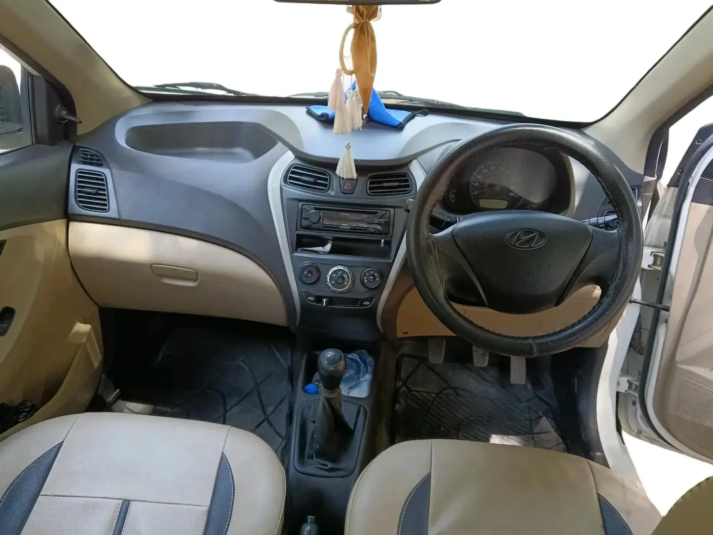 2018 Hyundai Eon ERA +, Petrol, Manual, 18,841 km, interior