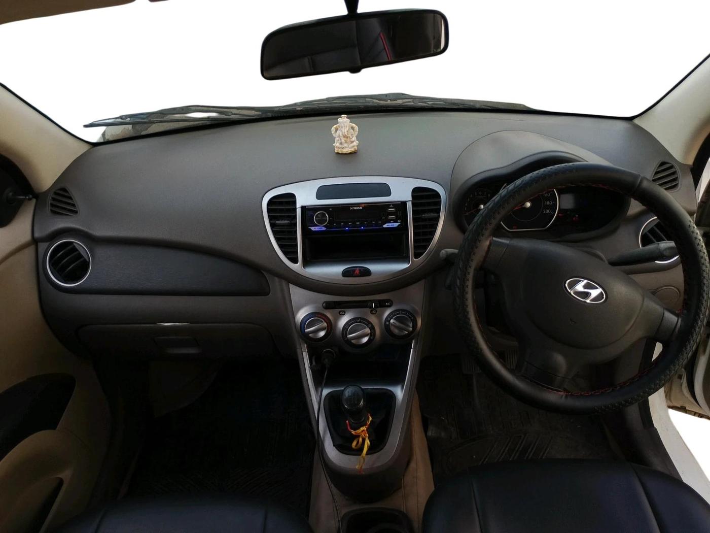 2014 Hyundai i10 MAGNA 1.1, CNG, Manual, 1,50,632 km, interior