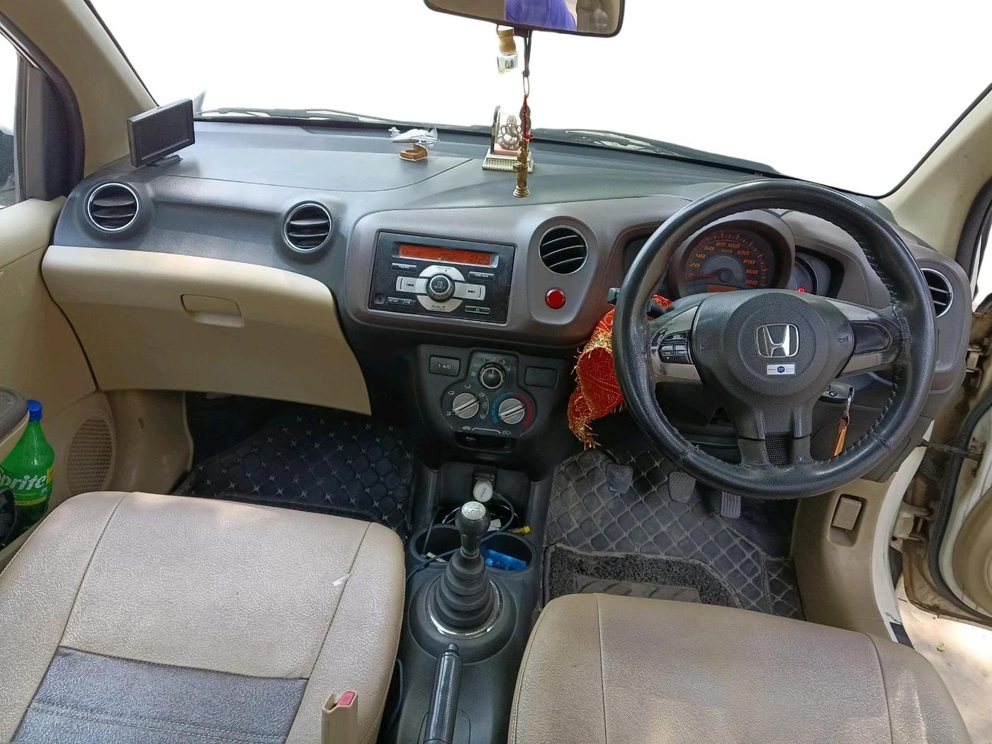 2014 Honda Amaze 1.5L I-DTEC S, Diesel, Manual, 1,70,000 km, interior