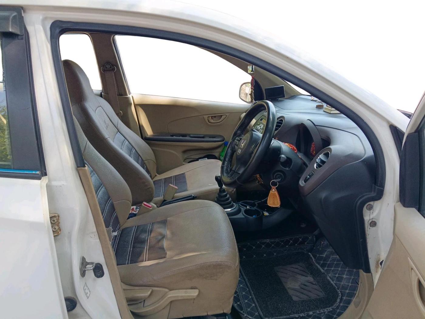 2014 Honda Amaze 1.5L I-DTEC S, Diesel, Manual, 1,70,000 km, interior