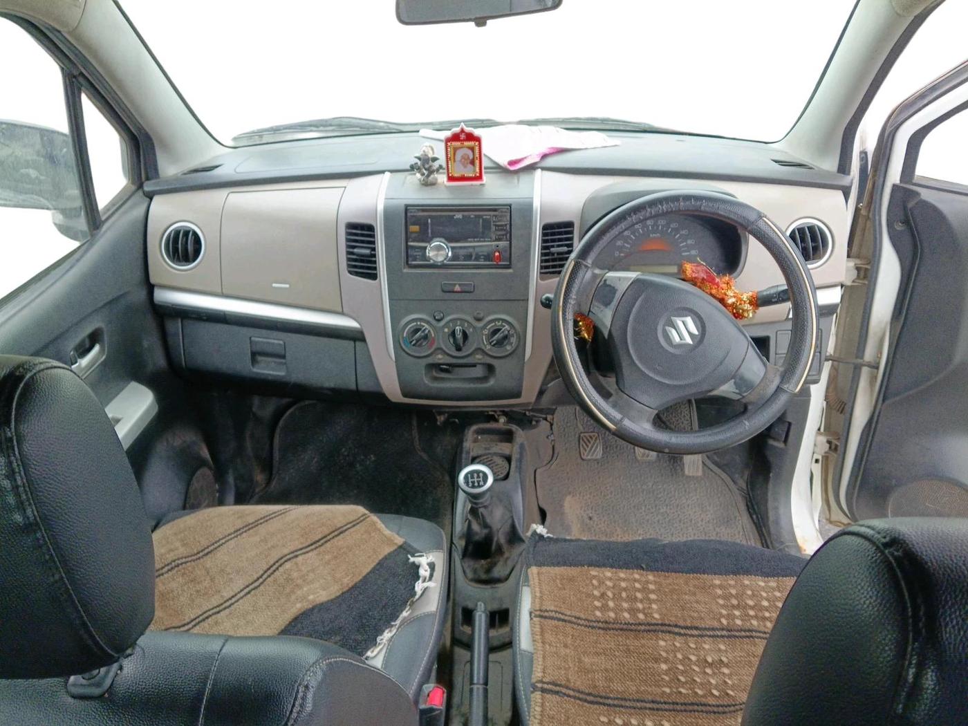 2013 Maruti Wagon R 1.0 LXI, CNG, Manual, 1,33,651 km, interior