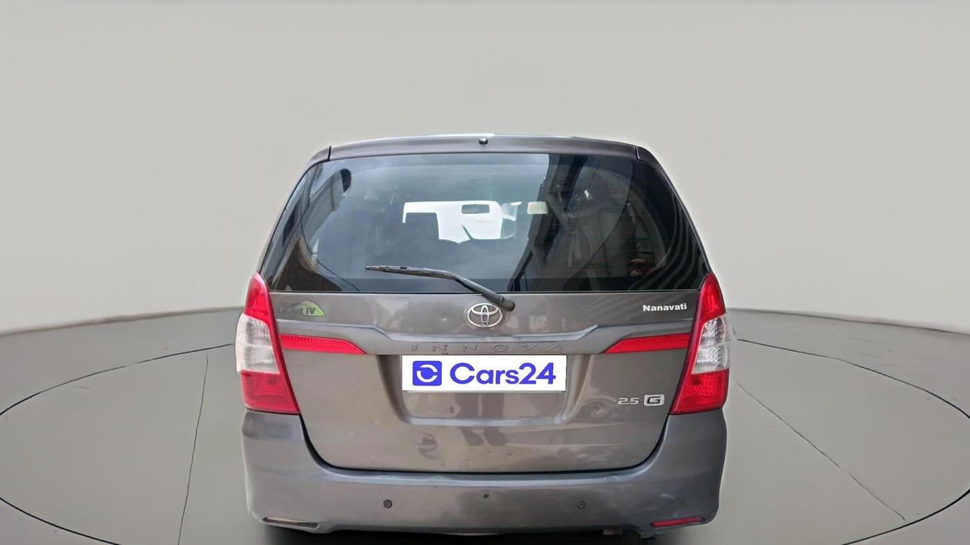 2014 Toyota Innova 2.5 GX 8 STR, Diesel, Manual, 83,967 km, exterior