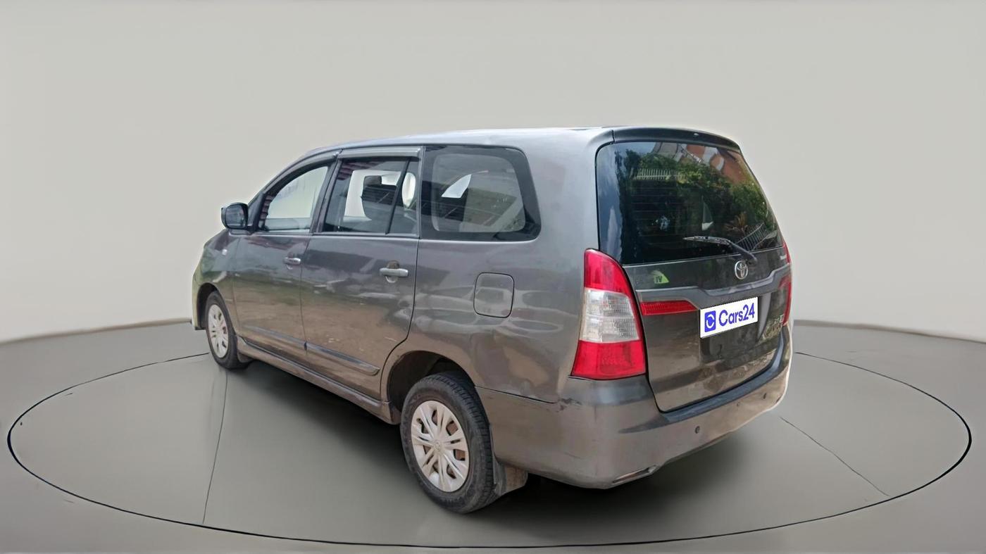 2014 Toyota Innova 2.5 GX 8 STR, Diesel, Manual, 83,967 km, exterior
