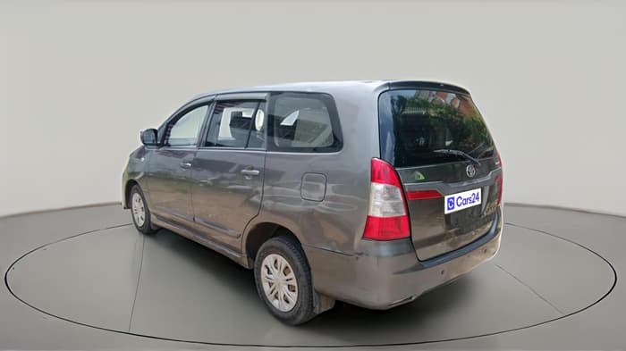 2014 Toyota Innova 2.5 GX 8 STR, Diesel, Manual, 83,967 km, exterior