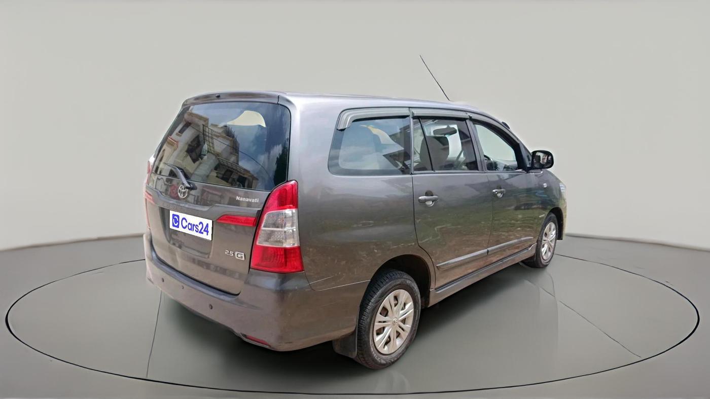 2014 Toyota Innova 2.5 GX 8 STR, Diesel, Manual, 83,967 km, exterior