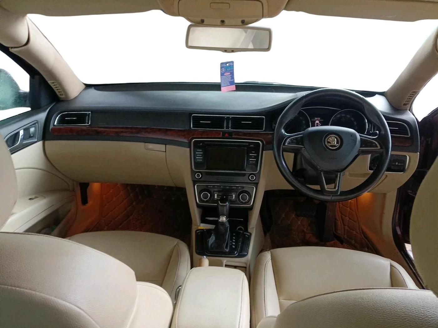 2014 Skoda Superb ELEGANCE 2.0 TDI CR AT, Diesel, Automatic, 82,717 km, interior