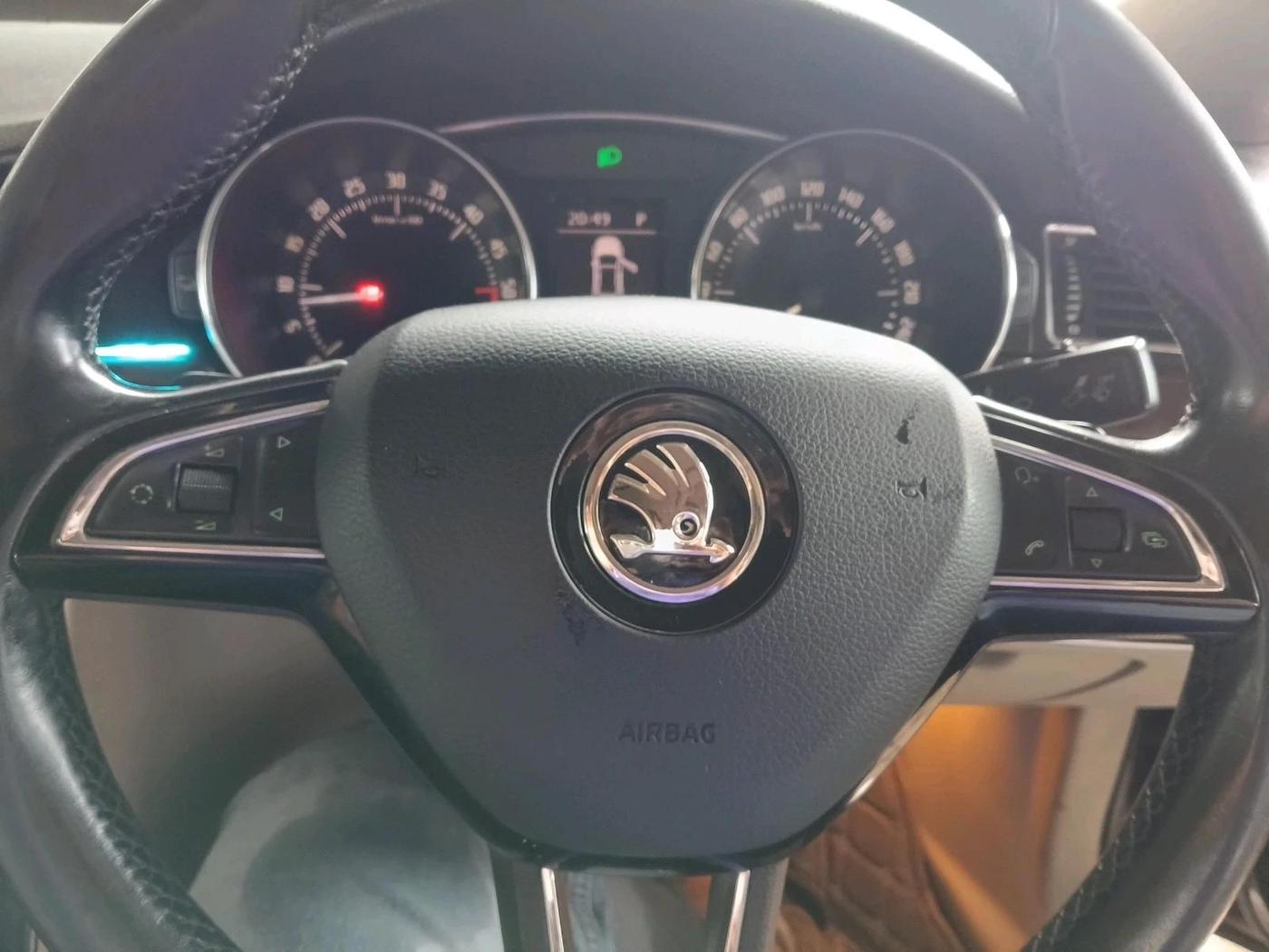 2014 Skoda Superb ELEGANCE 2.0 TDI CR AT, Diesel, Automatic, 82,717 km, interior
