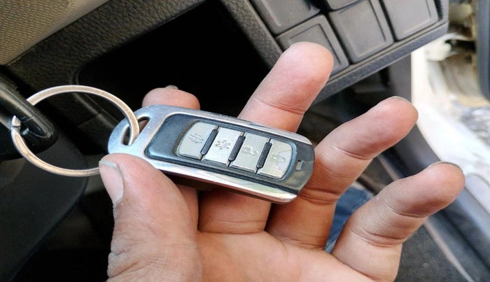 2015 Maruti Wagon R 1.0 LXI, CNG, Manual, 2,20,054 km, interior