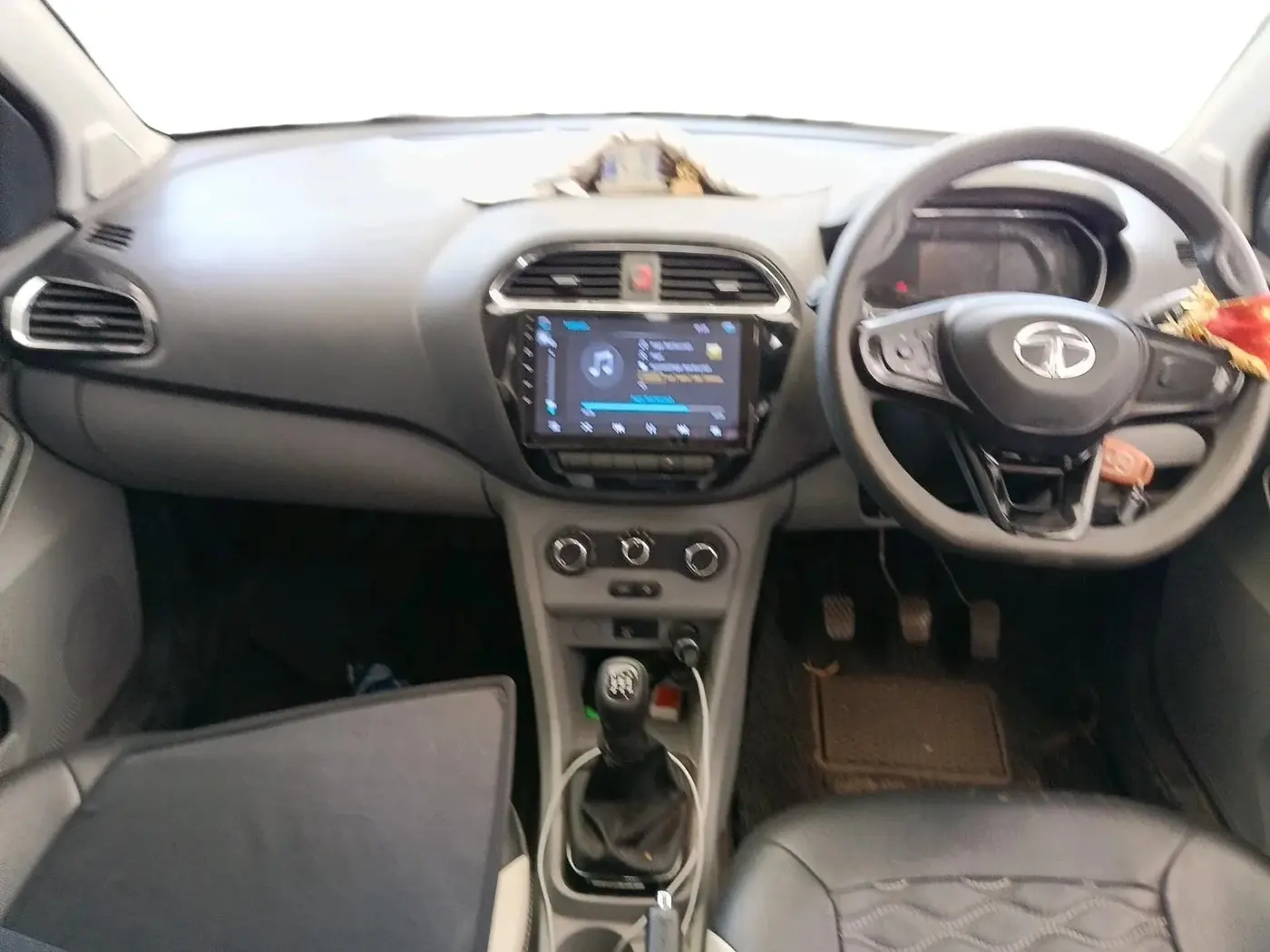 2023 Tata Tiago XT CNG, CNG, Manual, 40,614 km, interior