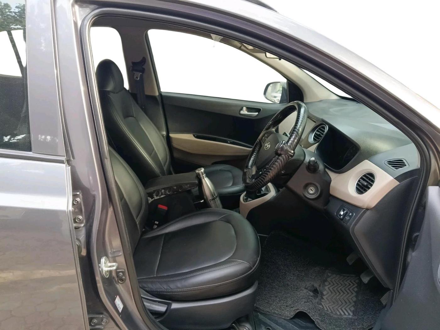 2017 Hyundai Grand i10 SPORTZ (O) 1.2 KAPPA VTVT, CNG, Manual, 1,79,549 km, interior