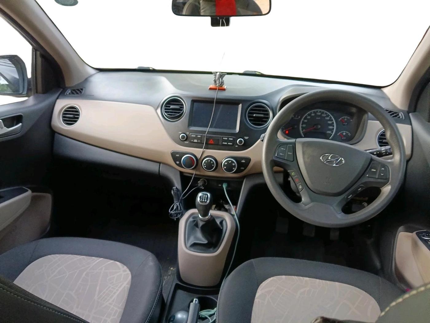 2017 Hyundai Grand i10 SPORTZ 1.2 KAPPA VTVT, Petrol, Manual, 42,300 km, interior