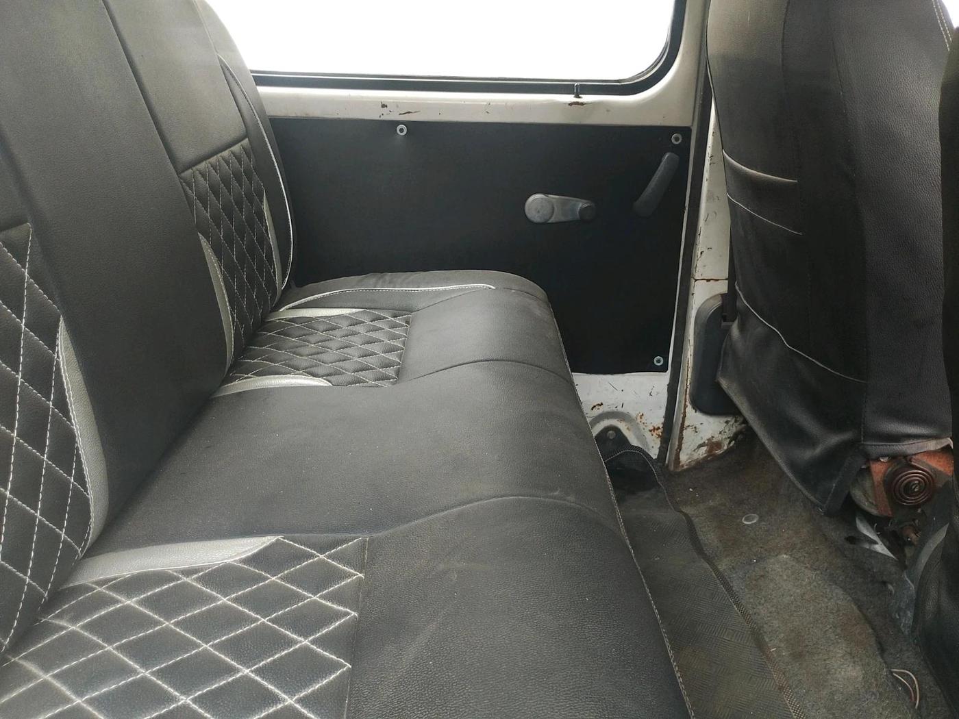 2014 Maruti Eeco 5 STR, CNG, Manual, 1,13,230 km, interior
