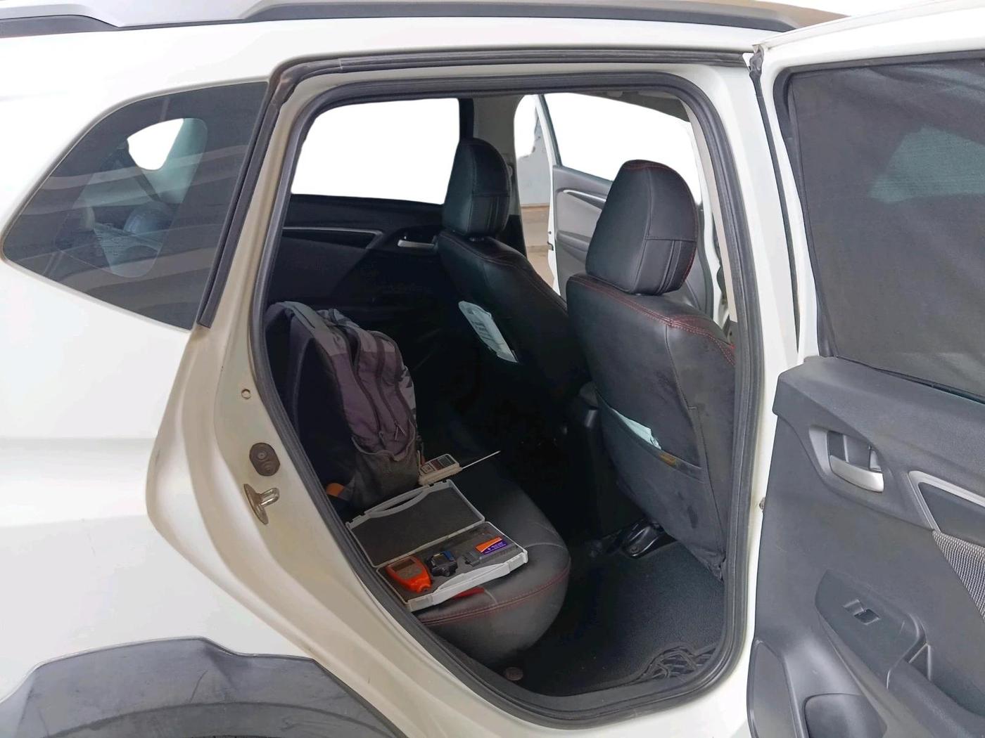 2017 Honda WR-V 1.5L I-DTEC VX MT, Diesel, Manual, 1,18,660 km, interior