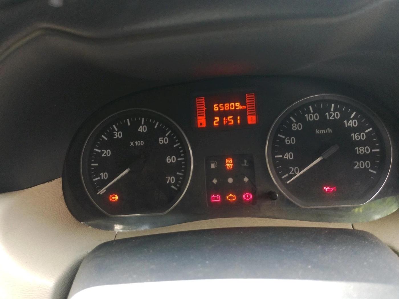 2013 Nissan Terrano XE (D), Diesel, Manual, 65,809 km, interior