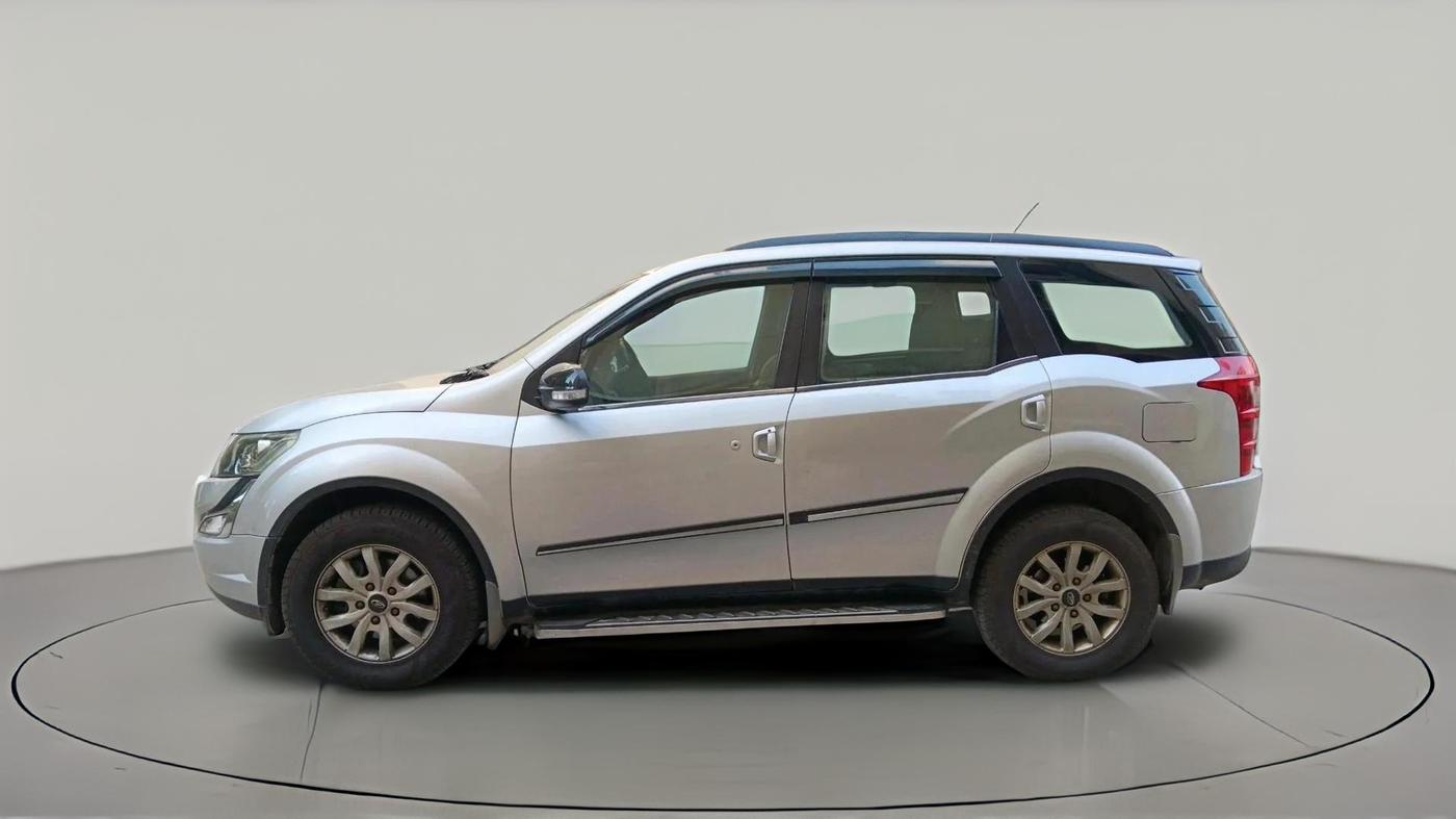 2016 Mahindra XUV500 W10, Diesel, Manual, 92,288 km, exterior
