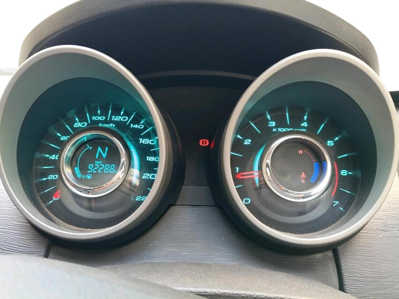 2016 Mahindra XUV500 W10, Diesel, Manual, 92,288 km, interior