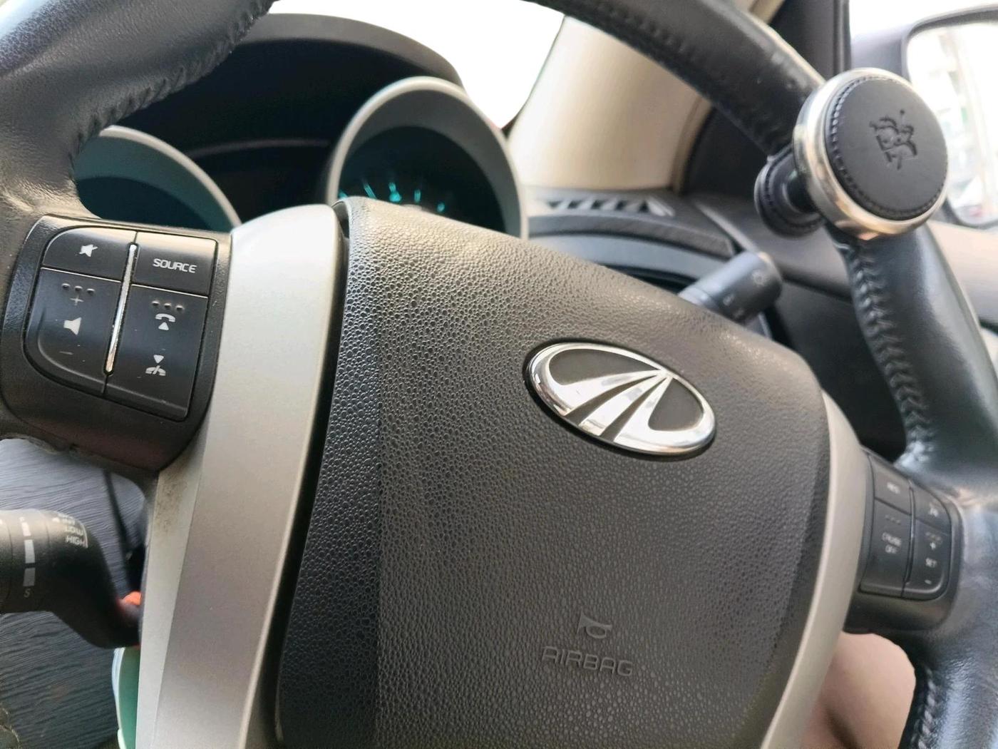 2016 Mahindra XUV500 W10, Diesel, Manual, 92,288 km, interior