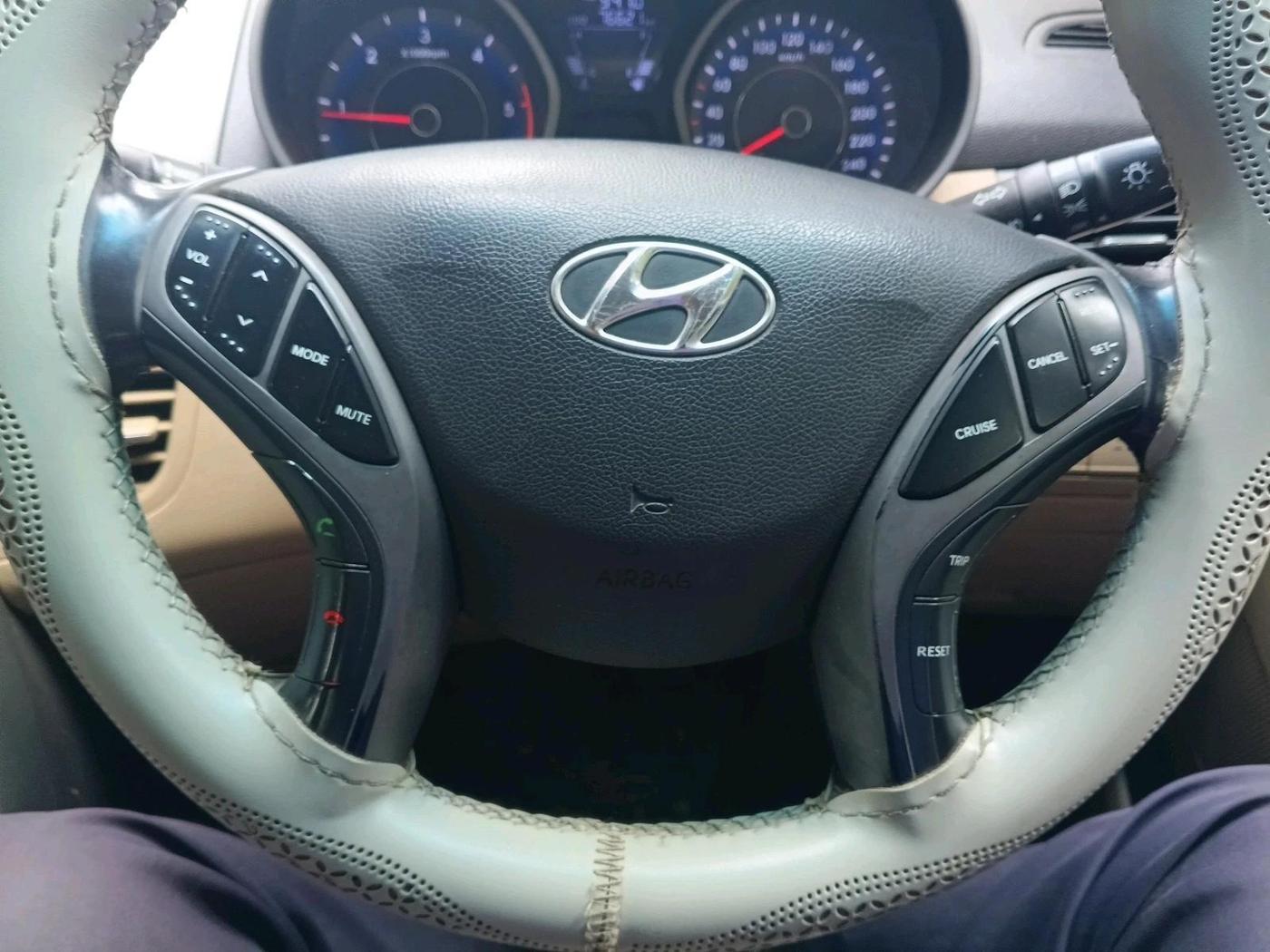2013 Hyundai New Elantra 1.6 SX MT DIESEL, Diesel, Manual, 76,621 km, interior